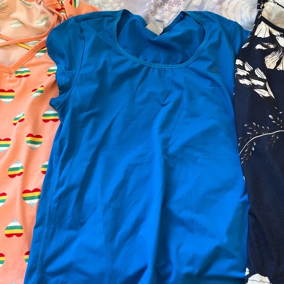 11 Assorted Blouses and T-Shirts - Picture 8 of 12